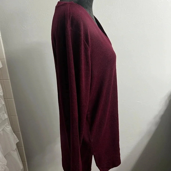 Oversized Lucky 🍀 Brand V-Neck sweater - Picture 3 of 8